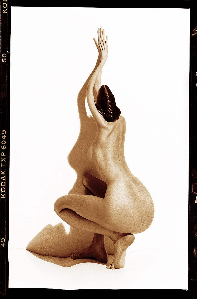 Nude Wave the first filtered distortion using wave function in Photoshop 1..o